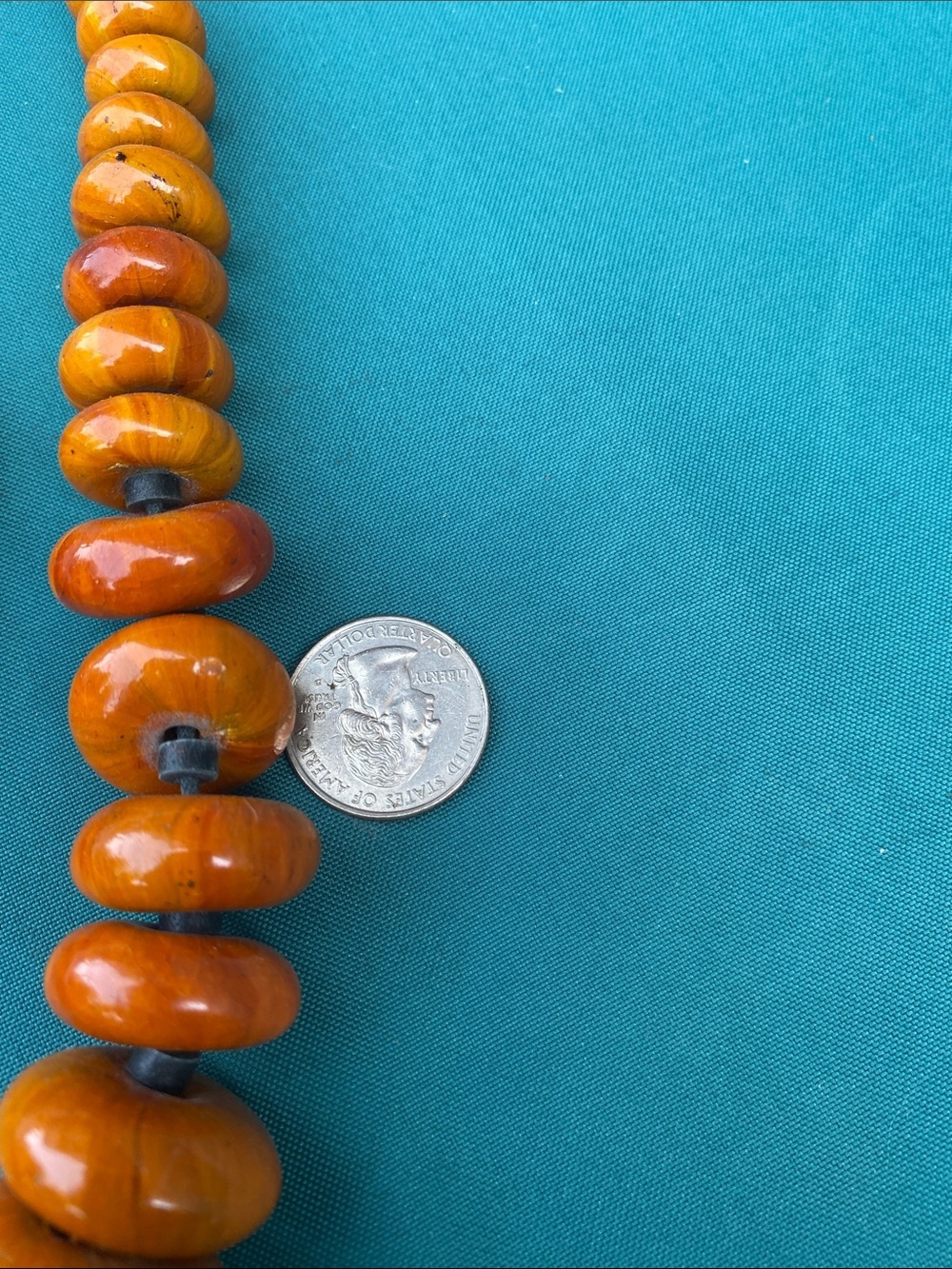 Vintage Butterscotch Amber Bead Necklace. Nicely polished, 32 free form beads, - Picture 5 of 7